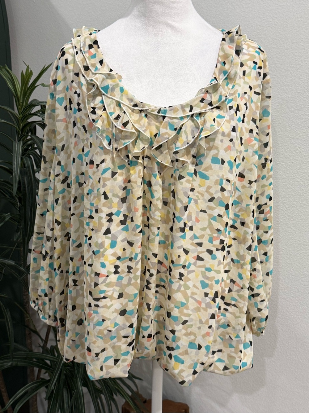 Covington Scoop Neck Blouse Ruffle Trim Modern Multicolored Mosaic Pattern XL